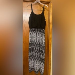 Black/white maxi dress. 16/18, Faded Glory